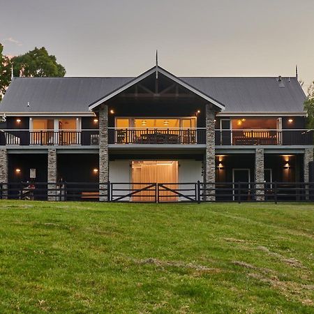 Hus - Boutique Venue & Accommodation Riverhead Bagian luar foto